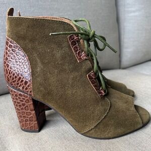 Seychelles 6.5 Lace Up Peep Toe Booties Olive Green Suede Goblincore Whimsigoth